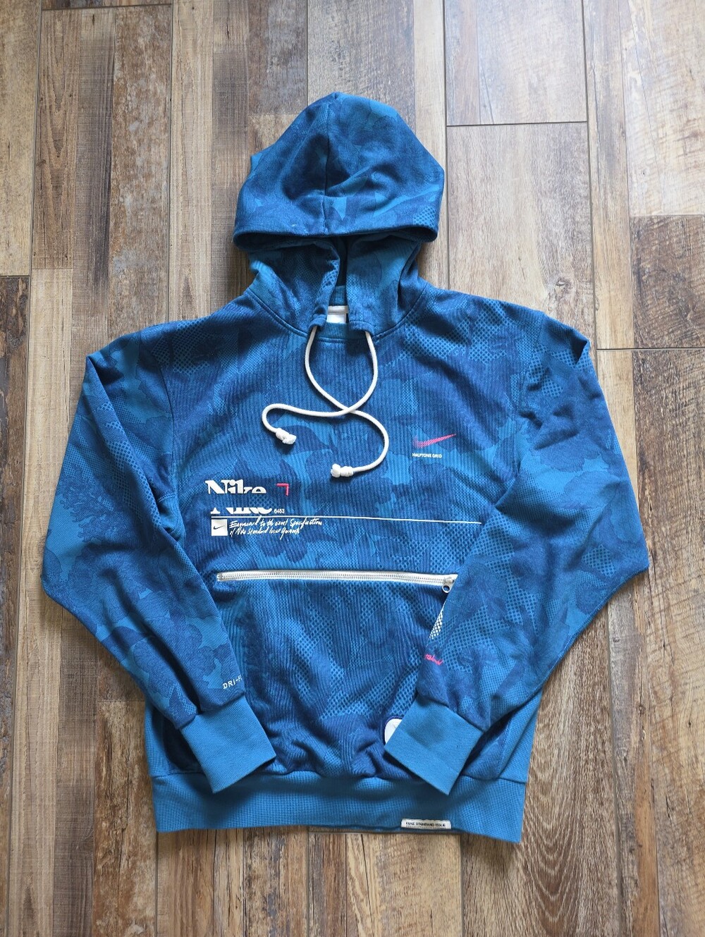 Nike - Standard Issue Halftone Grid Hoodie - S - Marina Blue